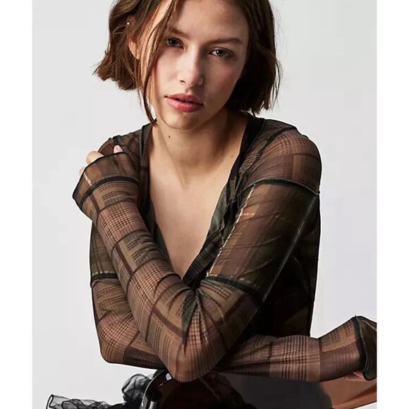 Free People We the Free Back To Business Tee Blouse Top Sheer Ruffle Medium Brow - Picture 15 of 15